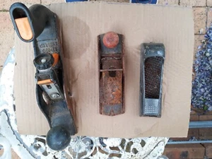OLD WOOD WORKING TOOLS SEE PHOTOS X3 - Picture 1 of 2