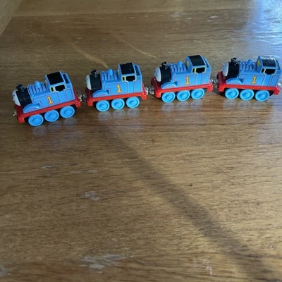 Thomas The Train Die Cast Take a Long Magnetic Trains Lote De 4 - Imagem 1 de 4