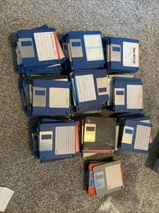 190x Vintage Amiga/PC Disketten Rohling & Spiel/Software Backups ungetestet - Bild 1 von 24