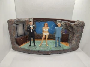 James Bond 007 Corgi Icon Collection 3 Figuren Und Ein Diorama Gebraucht Defekt - Bild 1 von 16