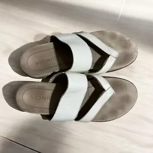 Vionic Marvina Women's Orthotic Toe-Post Comfort Sandals Cream 8 - Picture 1 of 8