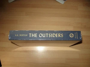S E Hinton The Outsiders signiertes Suntup neuer Slipcased Künstler Lesezeichen Debütfilm - Bild 1 von 12