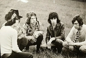 ROLLING STONES ORIGINAL 1960s VINTAGE CANDID PHOTO TYPE I PSA - Picture 1 of 12