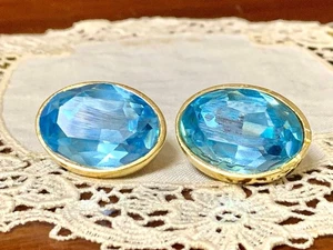 Ciner Vintage Earrings Rhinestone Blue Gold Tone Clip on Back 3cm - Picture 1 of 9