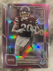 Refractor fucsia Bowman Chrome U Johnnie Daniels 2025/225 Mississippi State - Imagen 1 de 2