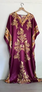 Vestido Winlar Caftán Mumu Talla Única Púrpura Floral Boho Salón Caftán Retro Resort - Imagen 1 de 10