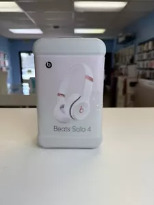 Beats Solo 4 Pink New with Apple Care Plus till 2027 - Picture 1 of 11