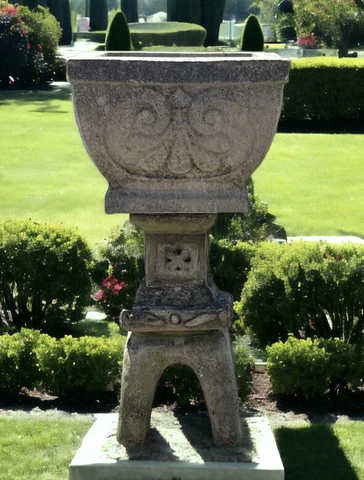 Country House Planter Cover