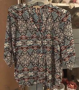 Women's Democracy 3/4 Roll Tab Sleeve Sheer Top Medium - Picture 1 of 2