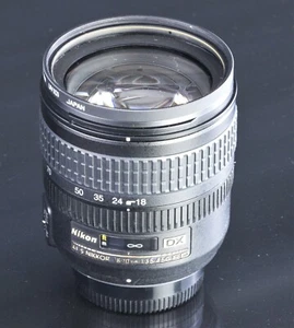 Nikon DX AF S Nikkor 3,5-4,5/18-70mm ED CE10507 - Bild 1 von 5