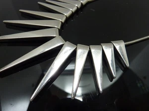 EXPRESS Silberfarbene Stachel Halskette 18" Punk Biker Gothic Modeschmuck - Bild 1 von 9