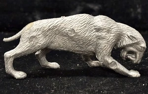 Vintage 1960er Silber Smilodon Säbelzahntiger Kunststoff PMC prähistorisches Spielset - Bild 1 von 6