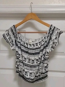 Top corto H&M Coachella para mujer pequeño con hombros descubiertos estampado de elefante elástico - Imagen 1 de 10