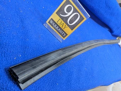 07-15 捷豹 X150 XKR 右前门窗成型密封原始设备制造商 — 第 1/4 张图片