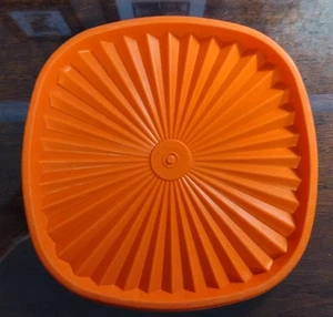 Tapa de repuesto Tupperware mediana Groovy MCM naranja cuadrada #839-18 - Imagen 1 de 2