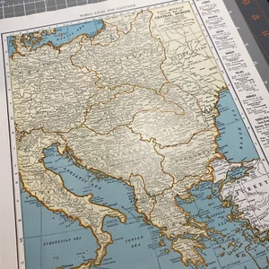 Mappa atlante Europa centrale anni 40 vintage Polonia Germania Ungheria Romania Bulgaria - Foto 1 di 10