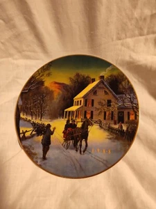 Avon Christmas Plate "Home For the Holidays" Porcelain 22K Gold Trim '88 In Box - Picture 1 of 2