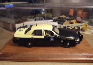 First Response 1:43 FHP Crown Vic - Picture 1 of 4