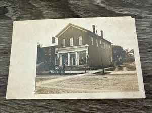 Biglietto postale privato vintage fronte negozio persone passeggino cavallo - Foto 1 di 2