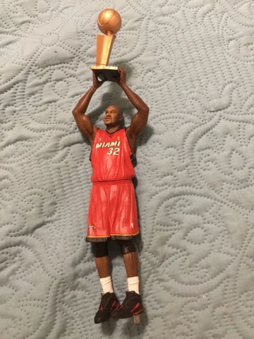 SHAQ O'NEAL MIAMI HEAT HOLDING NBA CHAMPIONSHIP TROPHY, 11” TALL, MACFARLANE TOY Cover