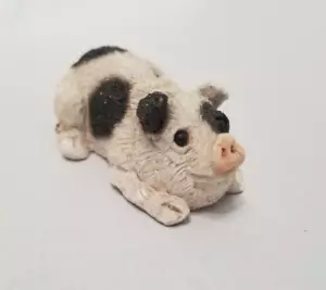 Pig Lying Down Miniature Figurine / Stone Critter Littles 1988 / About 2.75"Long - Picture 1 of 7