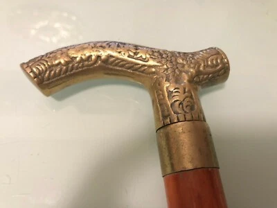 Mango de caña de latón esculpido vintage con accesorio parcial de madera Foto 1 de 4
