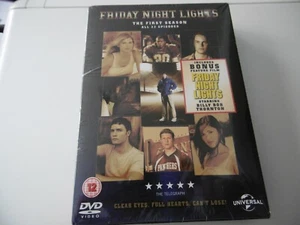 NEW FRIDAY NIGHT LIGHTS THE FIRST SEASON DVD BOX 22 EPISODES REGION 2,4 PAL - Picture 1 of 2