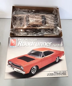 AMT ERTL 1968 Plymouth Roadrunner Hardtop 1/25 Plastik Modellbausatz 6515 offen - Bild 1 von 7
