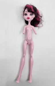 Monster High Doll Draculaura Scaris City of Frights NUDE keine Arme für EICHE - Bild 1 von 8