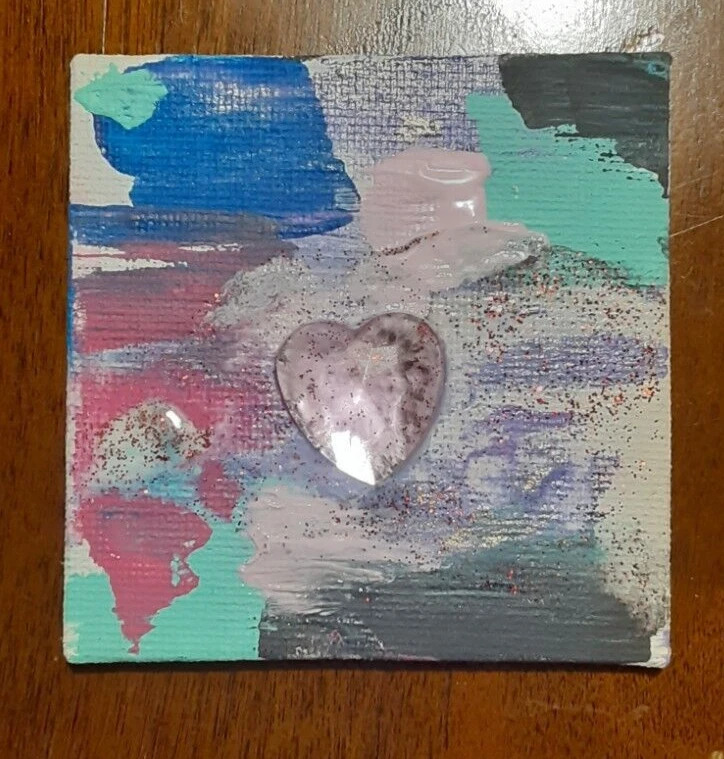 cuadrado magnético artístico con un corazón Foto 1 de 1