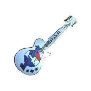 Hard Rock Cafe Paris France Flag Logo White Les Mills Gold Trim Guitar Pin - Picture 1 of 8