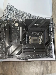 MSI MAG B760 TOMAHAWK WiFi LGA 1700 ATX Intel Motherboard - Photo 1/4