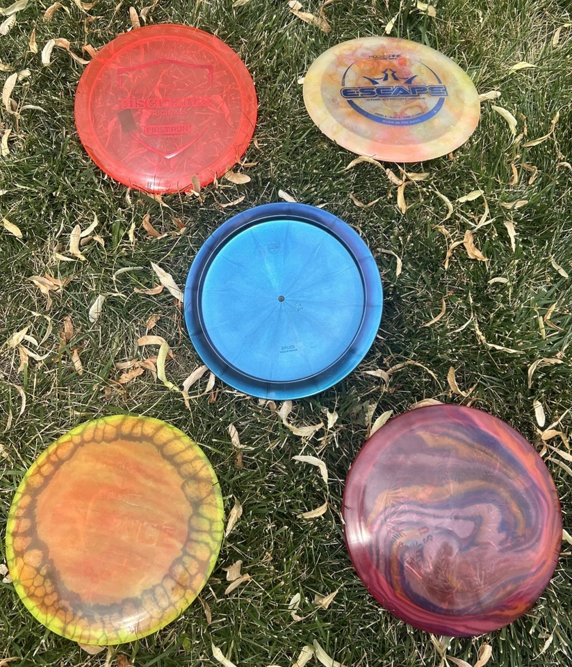 Lot of 5 Discmania and Dynamic Disc Golf Discs: Splice Evader Essence FD1 Escape - Image 1 of 4