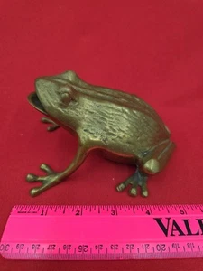 Vtg Brass Frog Paperweight Outdoor Key Holder 5.5" Earthy Decor Indoor/outdoor - Picture 1 of 13
