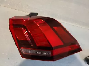 2018-2023 Volkswagen Tiguan Passenger RH Outer Tail Light LED OEM 5NN945096A - Picture 1 of 7