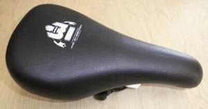 MONGOOSE BLACK/WHITE BIKE SADDLE/SEAT BICYCLE PARTS 14-3 - Picture 1 of 5