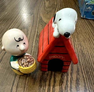 Salero y pimentero Snoopy Peanuts Charlie Brown & Snoopy China - Imagen 1 de 9