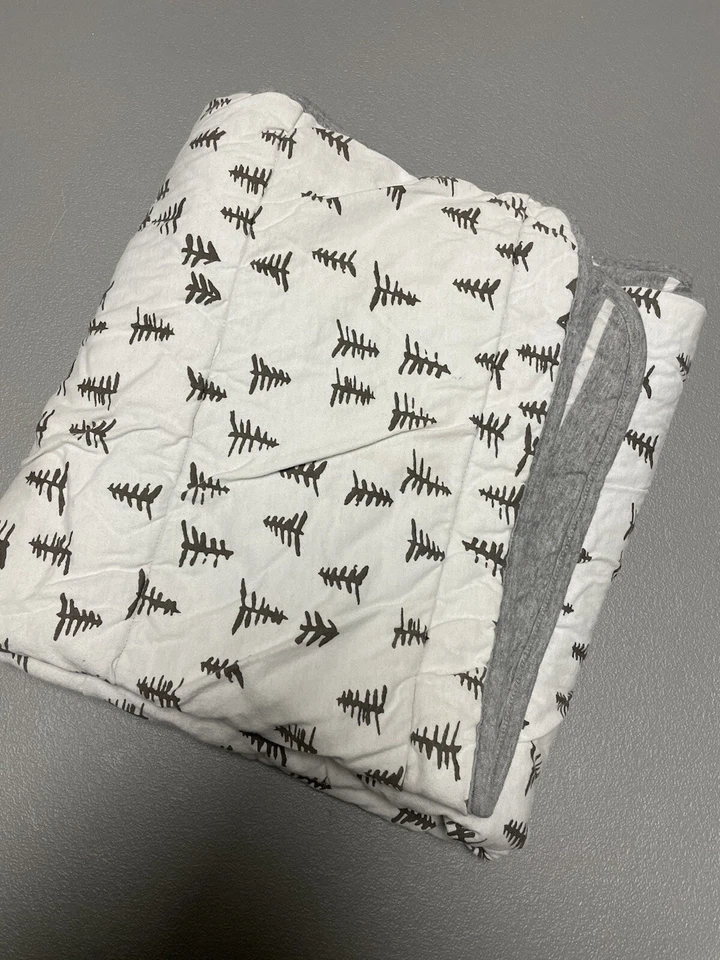 BURT'S BEE Quilted jersey Knit Plush Crib Comforter Baby Blanket Trees - Image 1 of 3