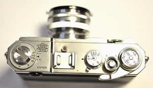Fotocamera telemetro cromata Nikon S2 con obiettivo 5 cm f/1.4 SC, copriobiettivo e custodia. LEGGERE. - Foto 1 di 10