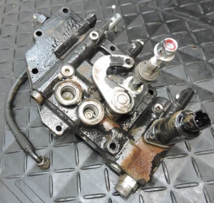 2011 3032E John Deere - Rockshaft Control Valve & Manifold LVA22676 LVA15586 #71 - Picture 1 of 17