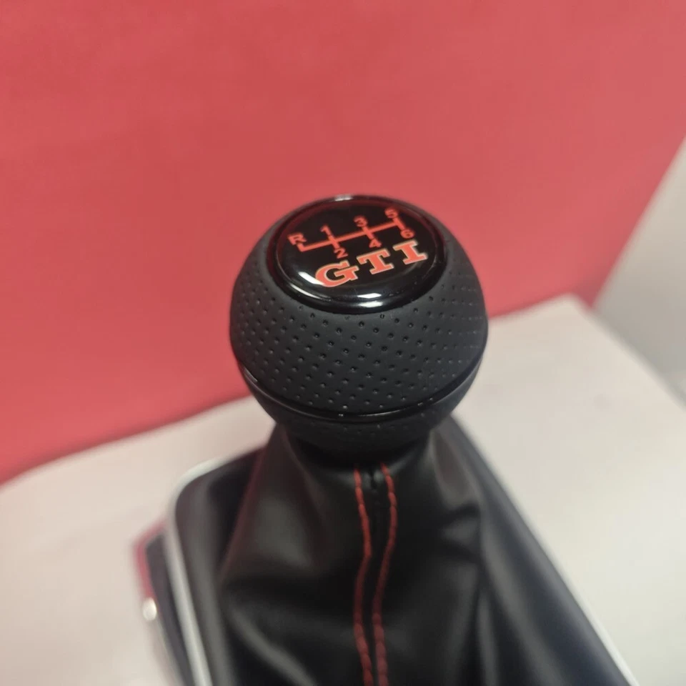 SCHWARZ LEDER 6G SCHALTKNAUF für GOLF POLO MK4 MK5 MK6 MK7 MK7.5 GTI TSI 2.0 1.8 - Bild 1 von 4