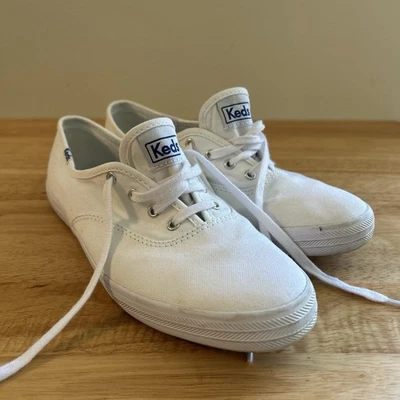 Tênis feminino Keds de lona branca Dreamfoam tamanho 7.5 casual clássico - Imagem 1 de 4