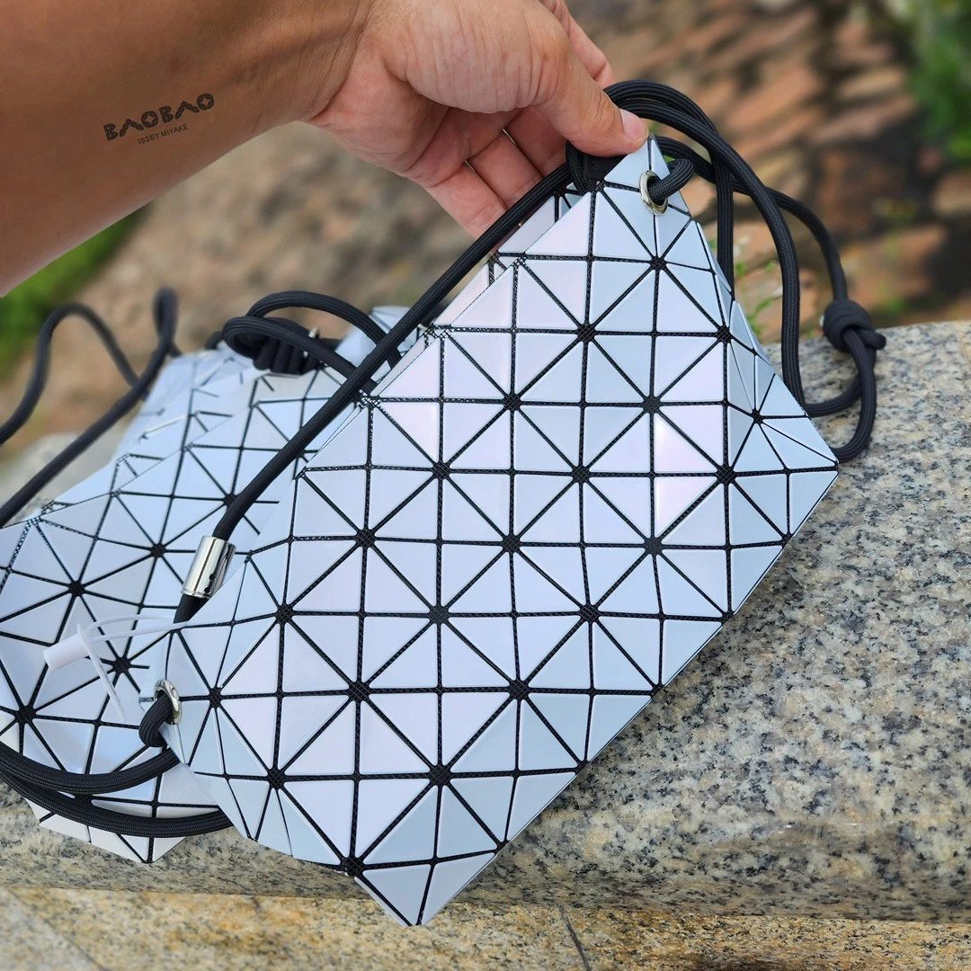 BAO BAO ISSEY MIYAKE ミニキューブ⭕️新品 未使用⭕️最終値下中 ISSEY MIYAKE Bao Bao Small Bags & Handbags for Women for sale | eBay