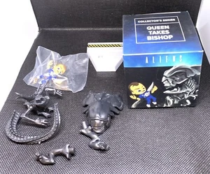 Caja de botín ciencia ficción exclusiva Aliens Queen Takes Bishop serie de coleccionista nueva en caja - Imagen 1 de 2