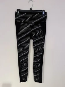 Athleta Size Sm Capri Cropped Leggings Black Gray Beige S/457962-00 S/74297 EUC - Picture 1 of 9