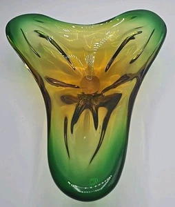 Vintage Murano Sommerso Italian Art Glass Triangle Dish Bowl Green Amber 3 Lobe - Picture 1 of 9