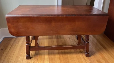 Mesa de jantar antiga Cushman Colonial Creations folha caída  - Imagem 1 de 4