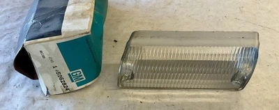 1970 Oldsmobile 5400 6400 6600 98 RH Front Parking & Signal Lamp Lens GM NOS SR2 - Bild 1 von 2