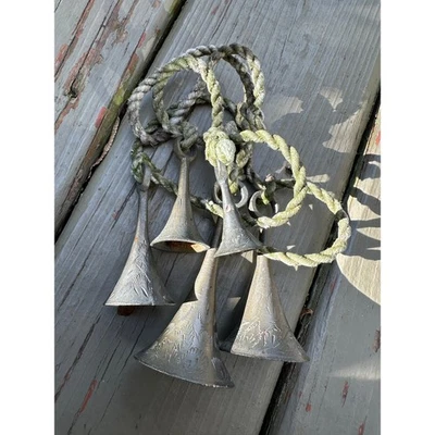 "Juego de cinco campanas colgantes de latón SARNA indias vintage decoración étnica 32""" Foto 1 de 4