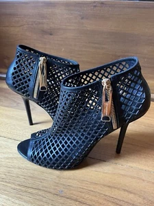 Burberry Learher Lattice Peep Toe Ankle Boots Size 39 - Picture 1 of 10